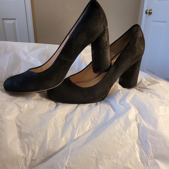 ISOLA -ELAINE BLACK SUEDE PUMPS - Picture 7 of 10